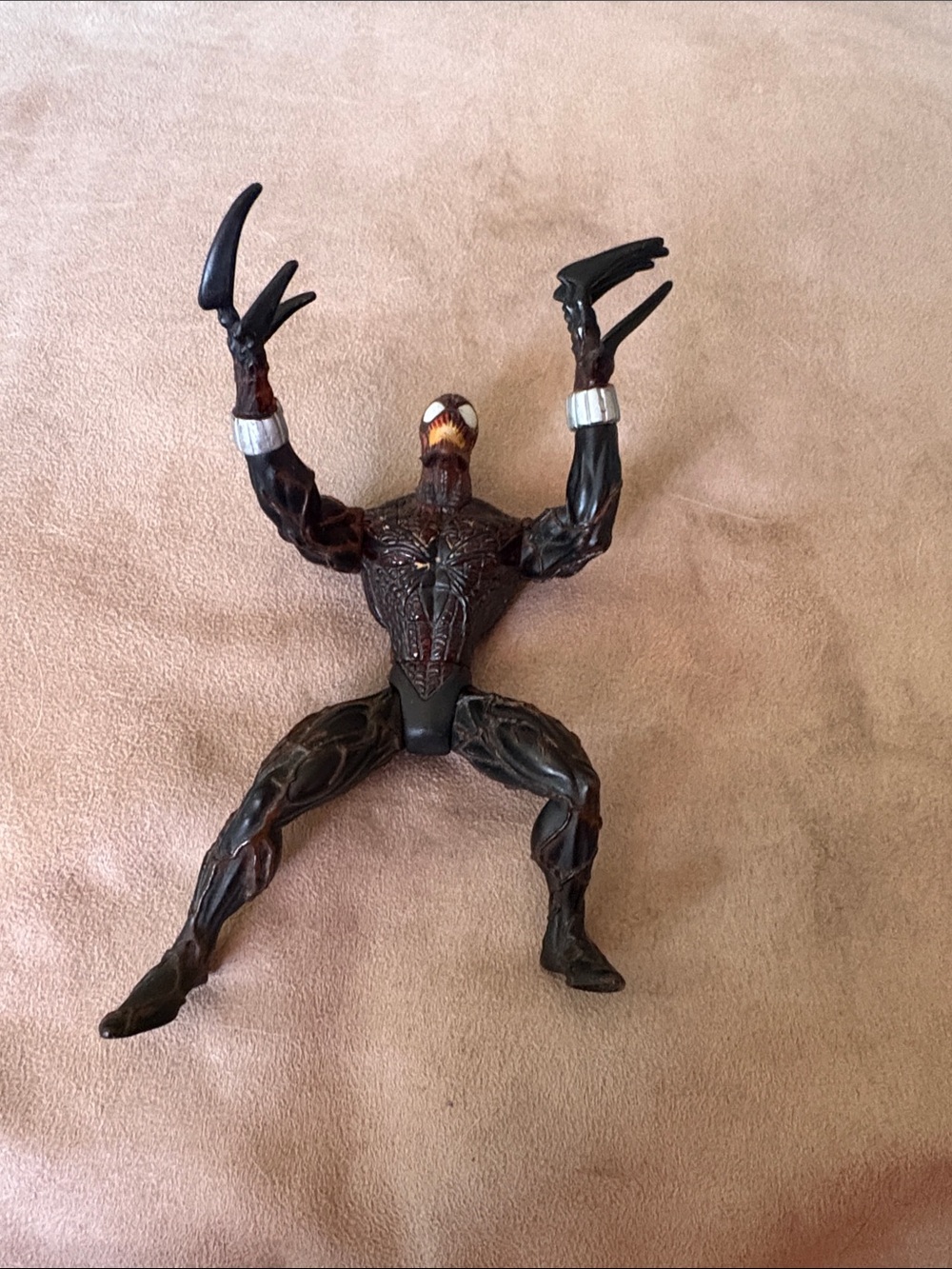 Toy-Biz /Marvel Carnage Venom-Inspired Dark Brown Decorative Figurine -